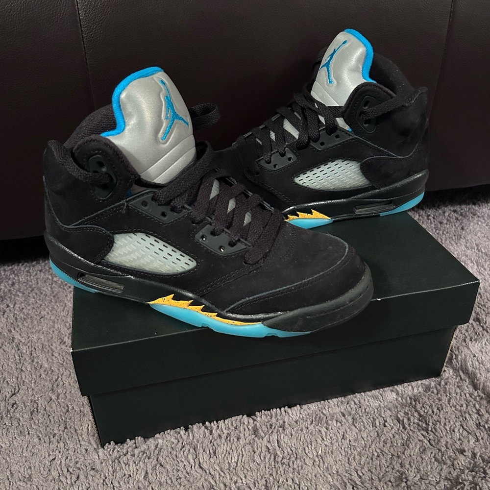 Air Jordan 6 Retro Black Sneakers